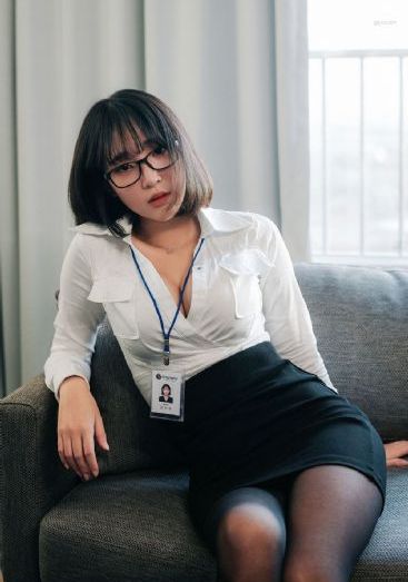 欧美女和猫自拍_高清超清在线观看